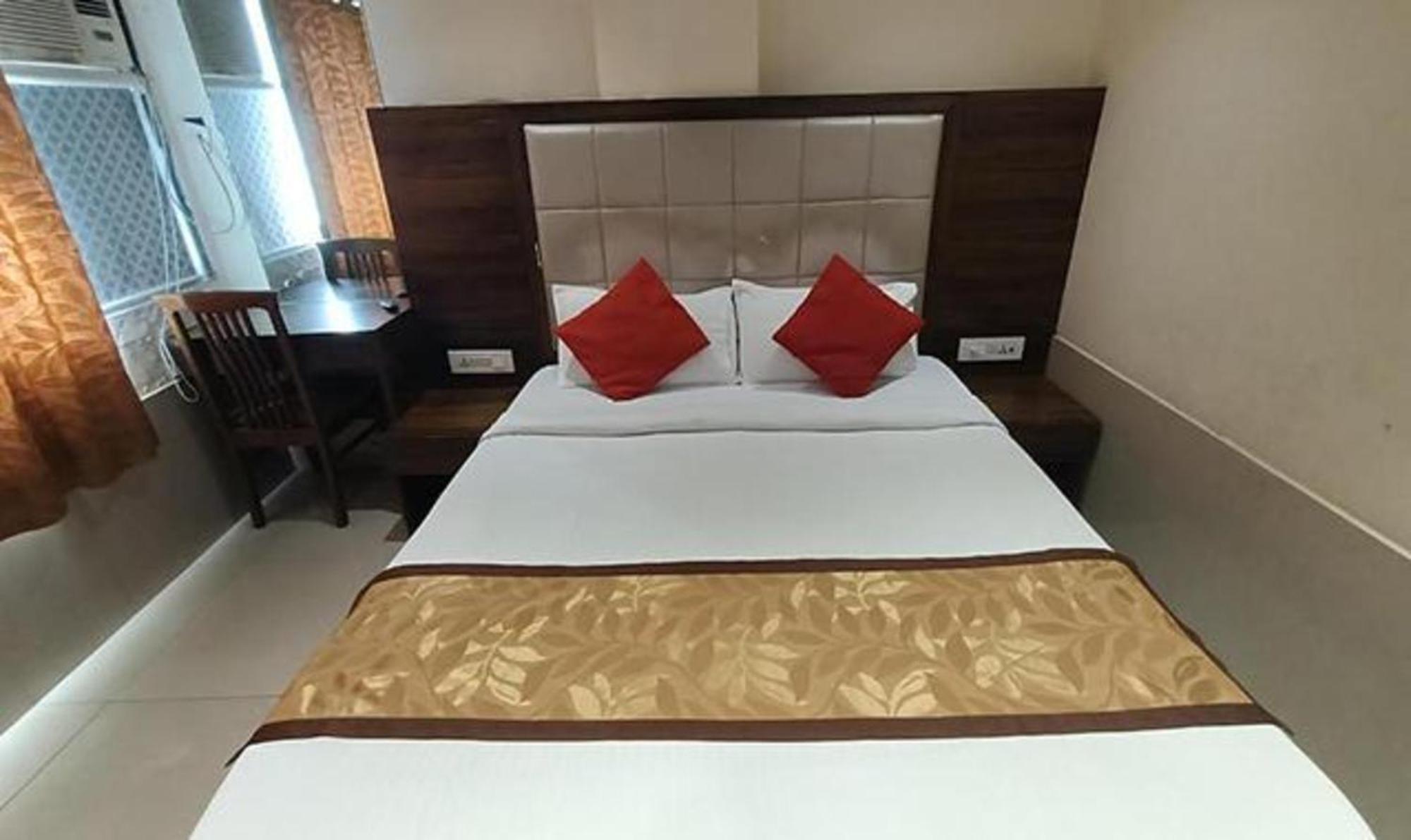 Fabhotel Regal Inn Mumbai Exterior photo